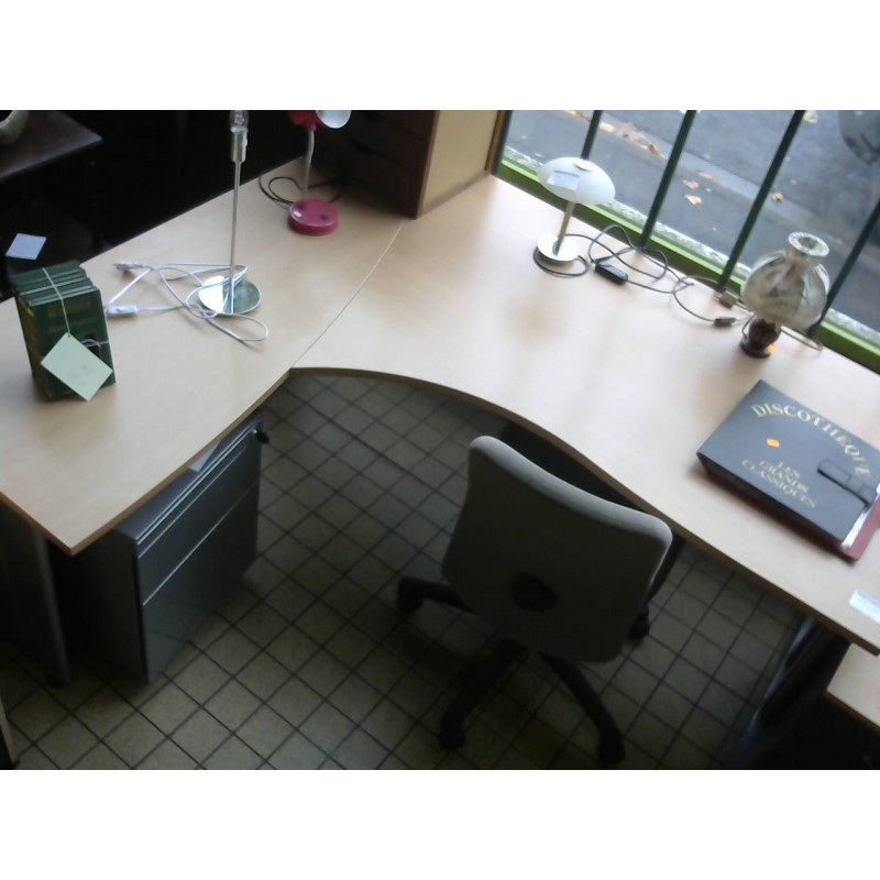 MÖBELSYSTEM Grand bureau d'angle en L ou table de bureau en angle avec  passage de câbles intégré et éclairage LED intégré, Fabriqué en UE, Sogo24  - Beddog